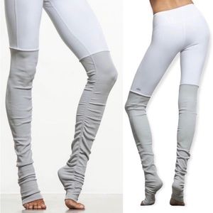 ALO goddess yoga leggings XS brand new